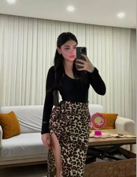 ESENYURT Escort CEYDA - Gerçek Fotoğraflı Doğrulanmış Profil ESENYURT VIP Escort CEYDA - Doğrulanmış Model